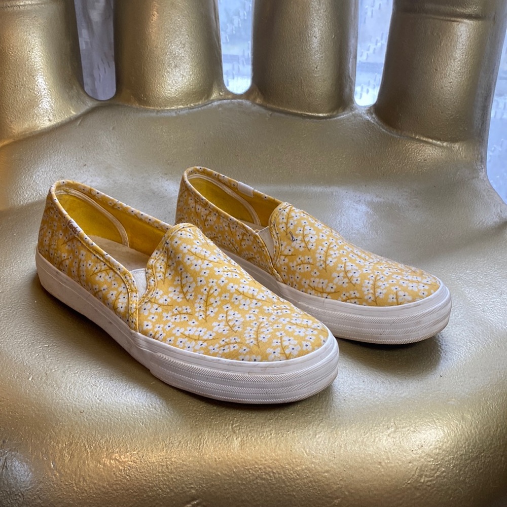 Yellow & white flower Keds